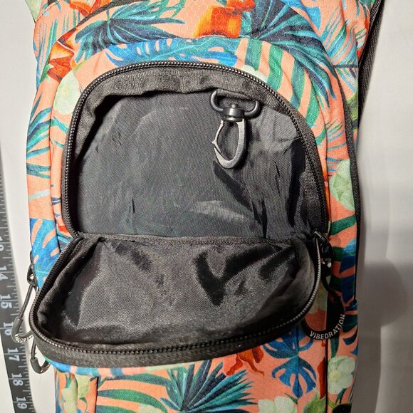 Vibedration Hydration Backpack w/o bladder - Lg Sunflowers - Used Vibedration hydration backpack - Gem main image 2